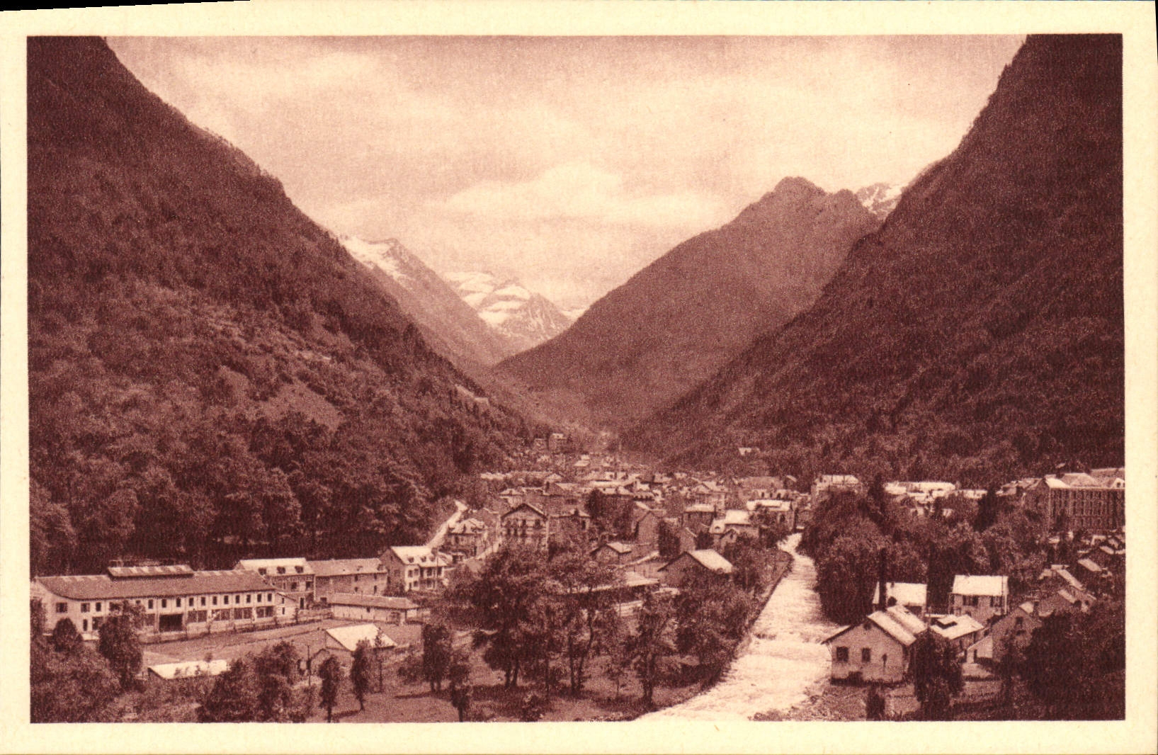 CPA Cauterets Vue Generale