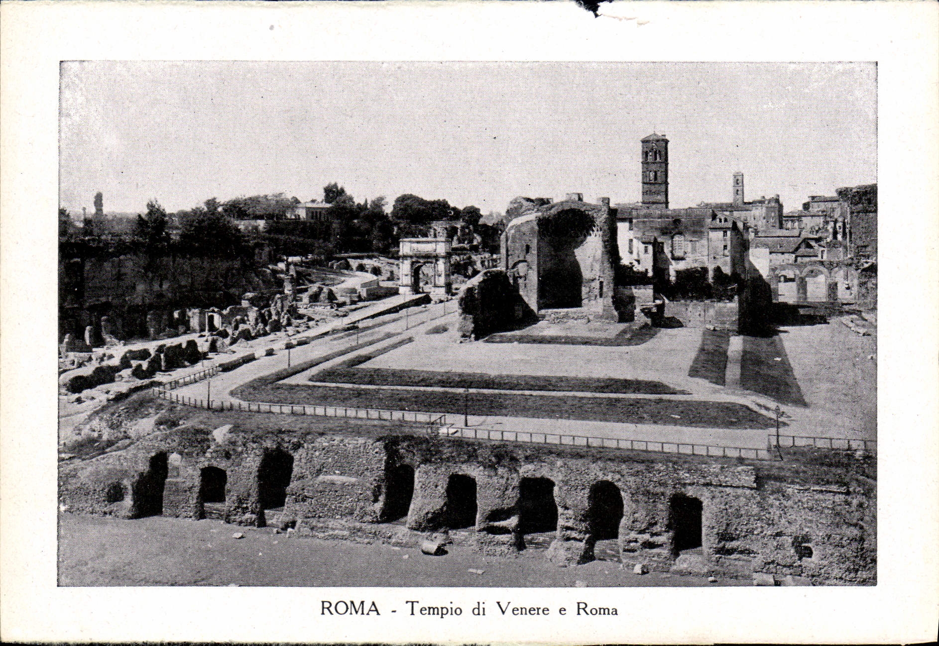 POSTAL Roma Tempio Di Venere E Roma de la VENDIMIA