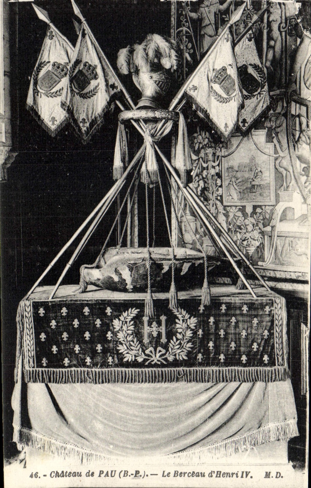 VINTAGE POSTCARD Castle Of Pau the Cradle of Henri IV