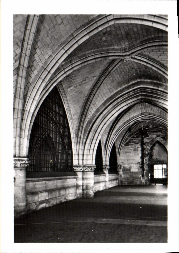 CPM Paris La Conciergerie Du Palais