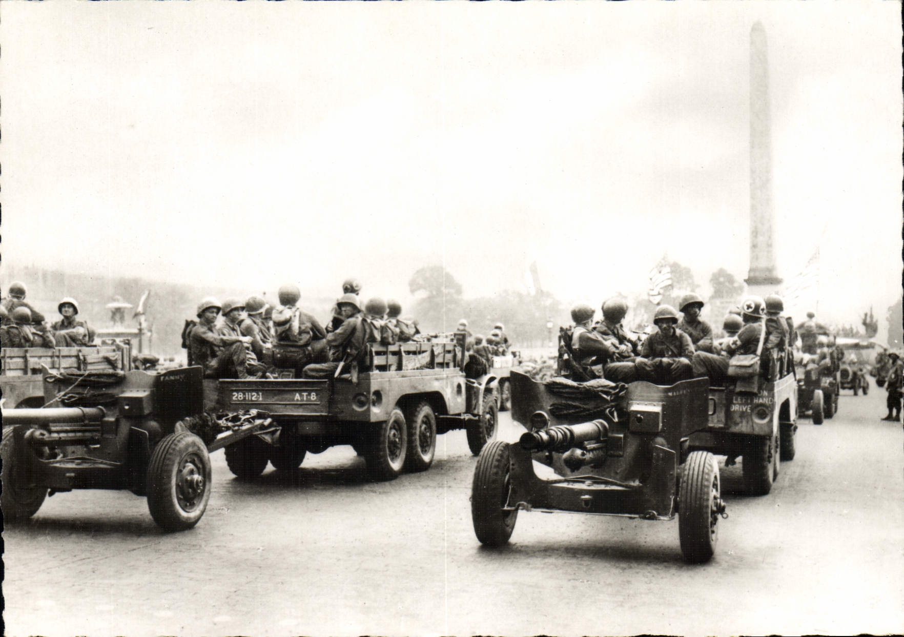 MODERN CARD Liberataion Of Paris the Artillery the American field artillery places Militaria Harmony