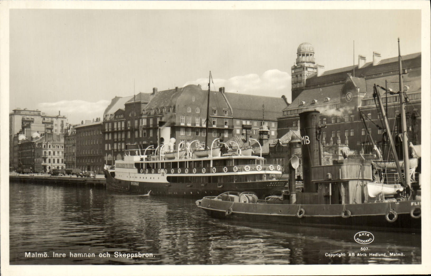 VINTAGE POSTCARD Malmo Inre hamnen och Skeppsbron Boats