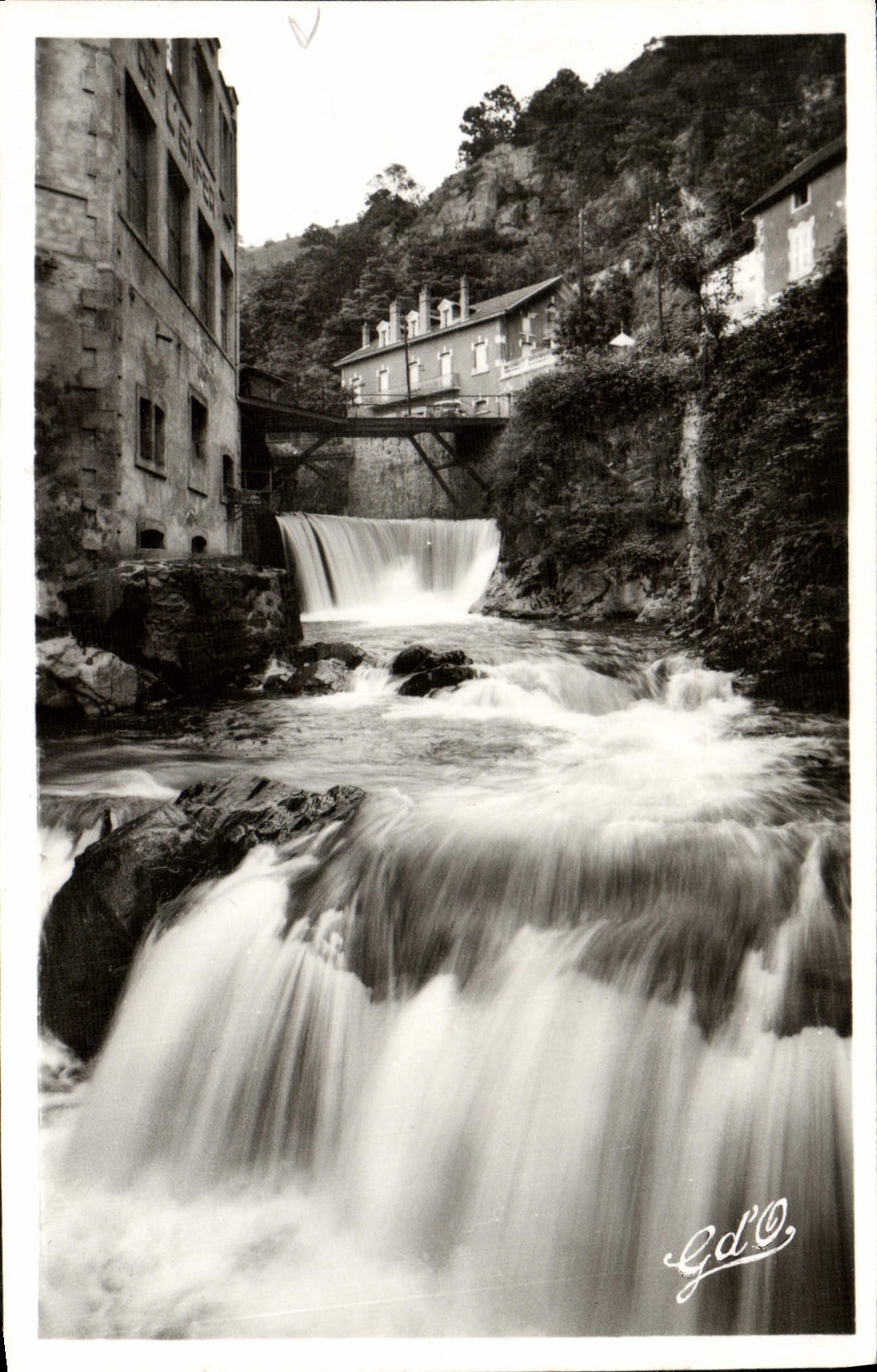 CPM L'Auvergne Thiers Cascades Du Creux De l'Enfer