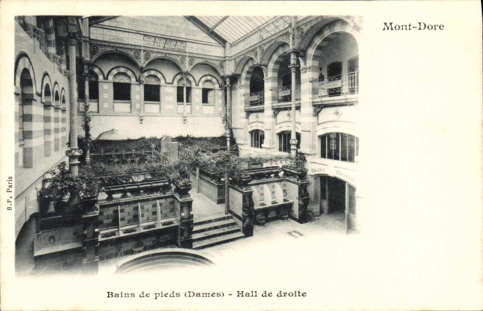 CPA Mont Dore Bains De Pieds Hall De Droite
