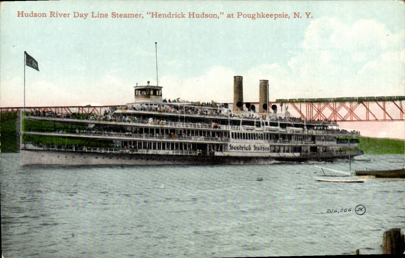 VINTAGE POSTCARD Hudson To rivet Day Line Steamer Hendrick Hudson At Poughkeepsie Boat