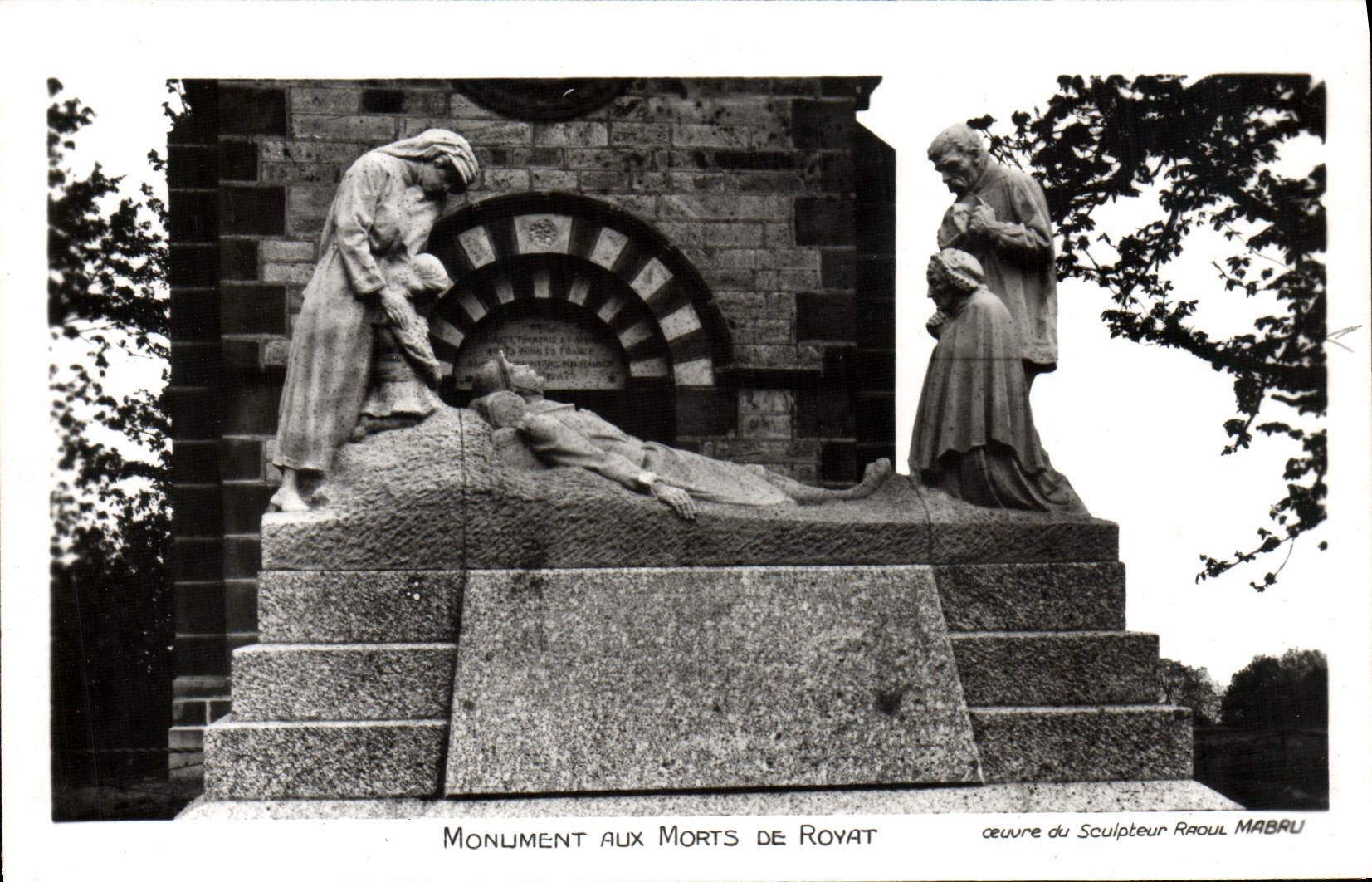 VINTAGE POSTCARD War memorial of Royat