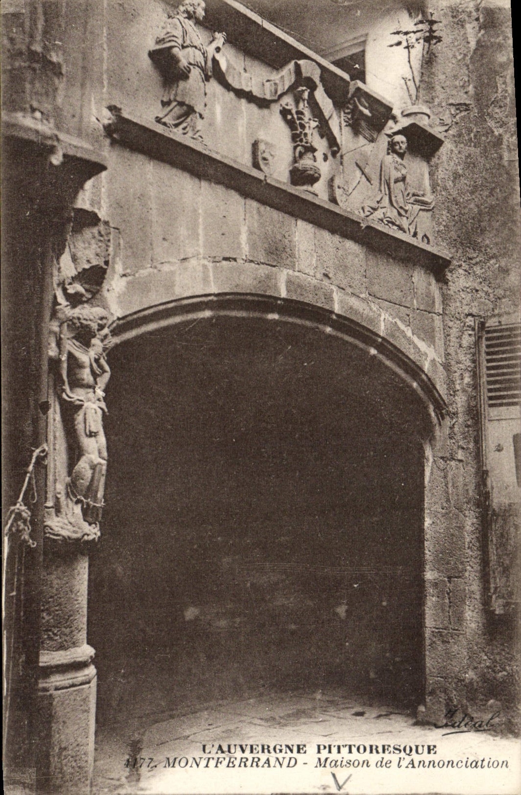 CPA L'Auvergne Pittoresque Montferrand Maison de l'Annonciation