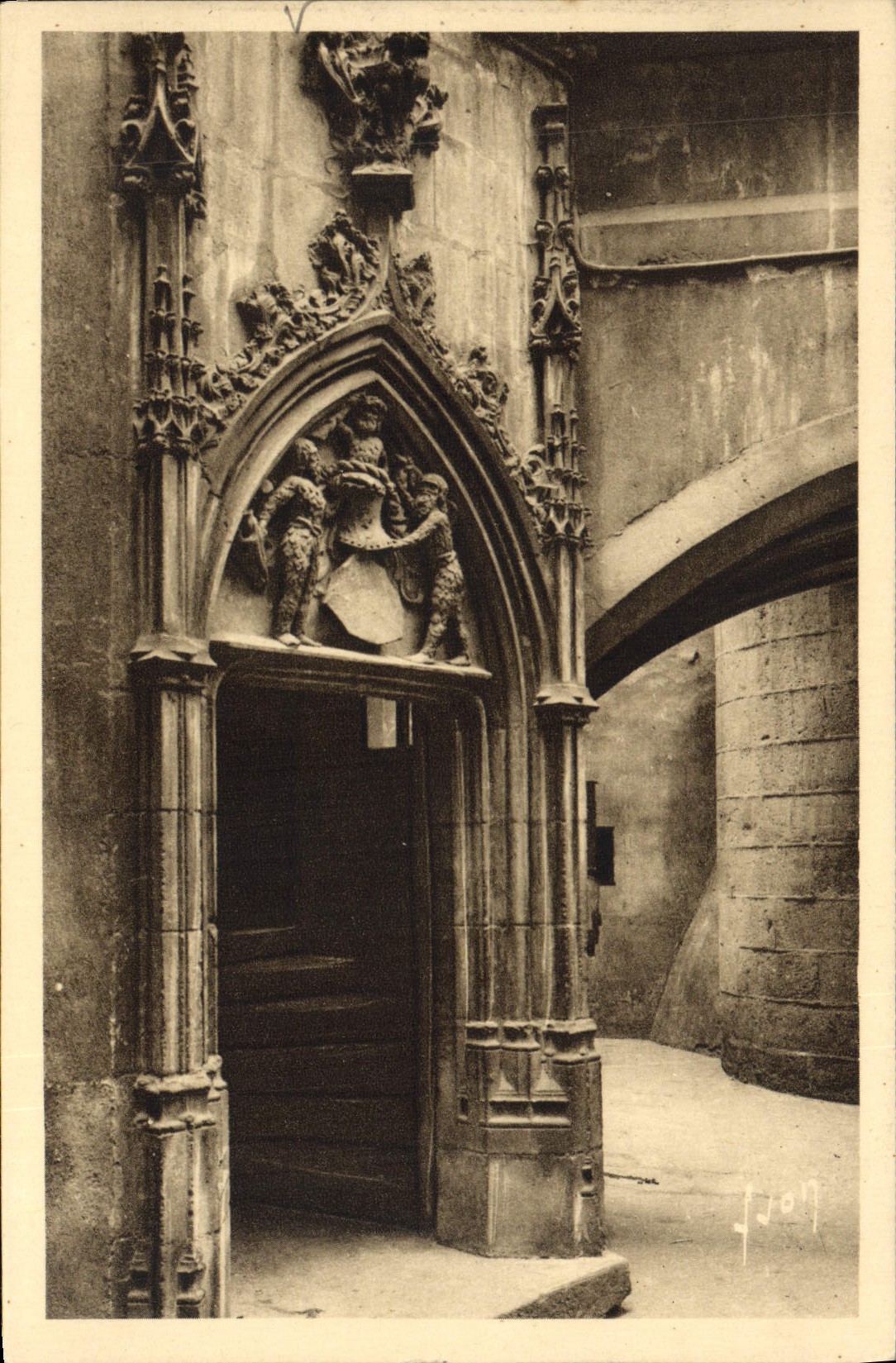 Calle de la casa de la mujer mayor de Clermont-Ferrand de la POSTAL de la VENDIMIA de Chaussetiers