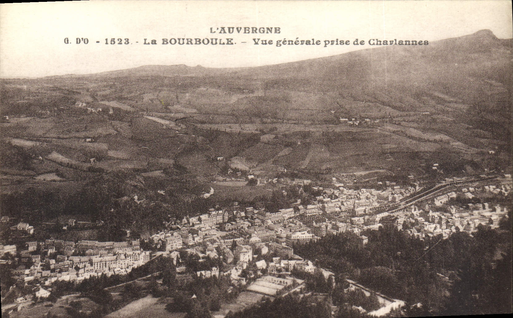 CPA L'Auvergne La Bourboule Vue Generale prise de Charlannes