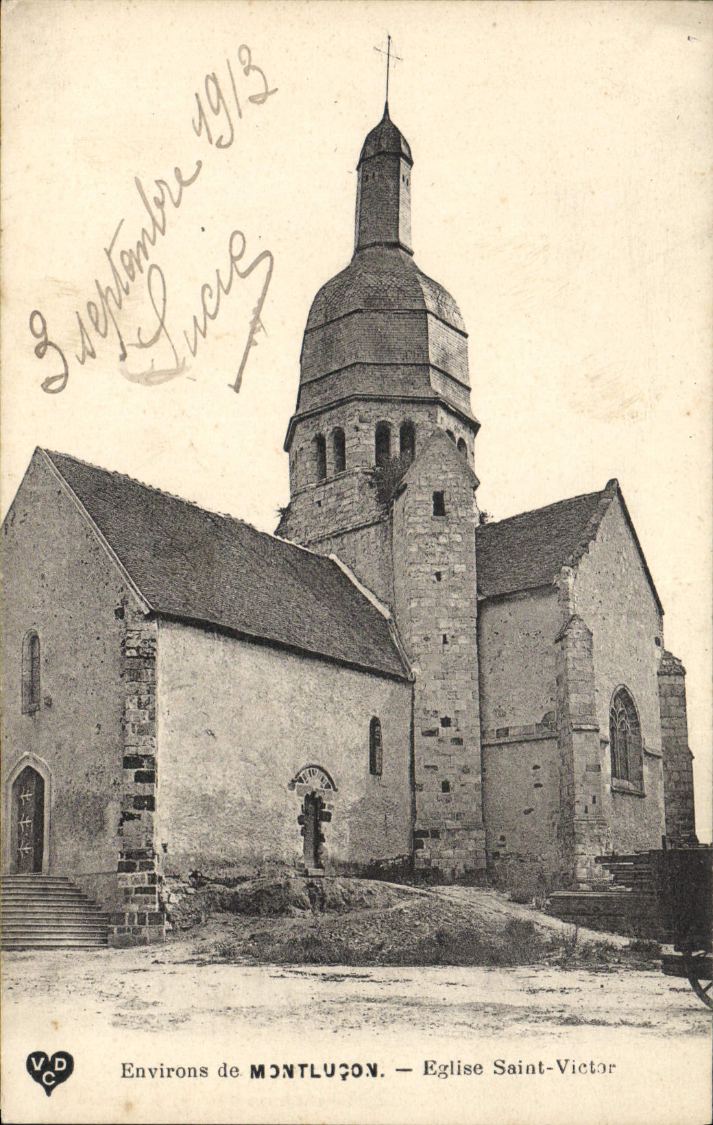 CPA Environs de Montluqon Eglise Saint Victar