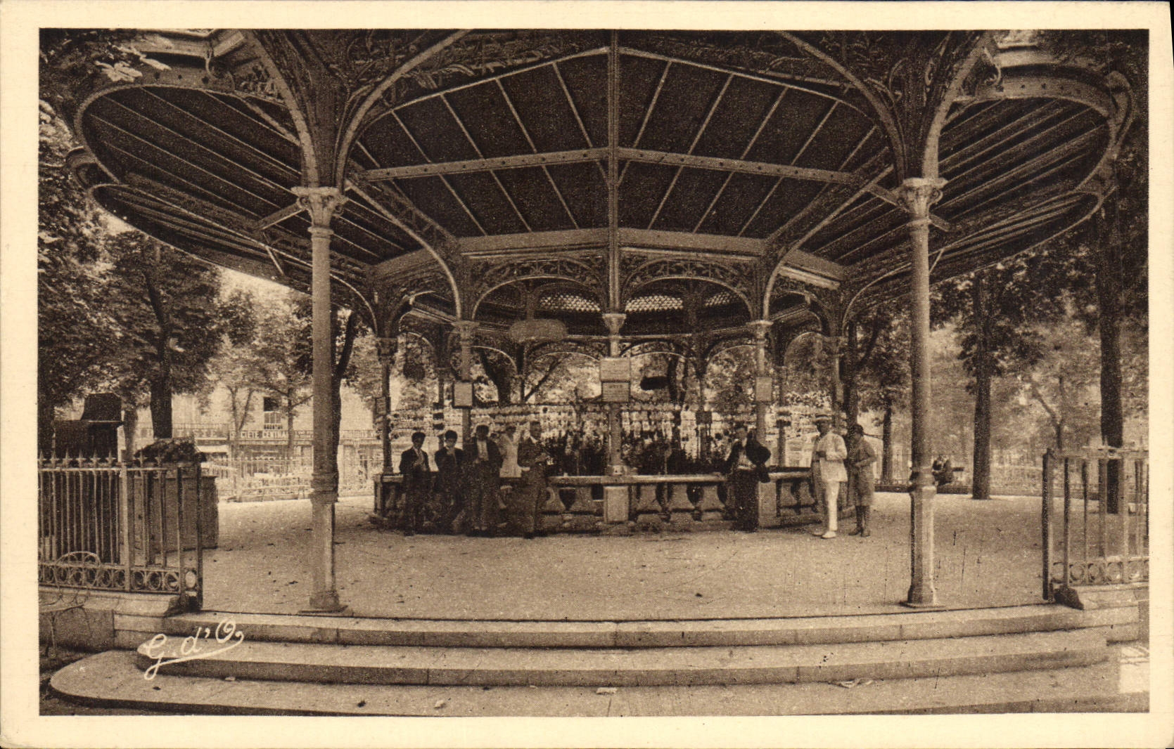 CPA Vichy Source de l'Hopital