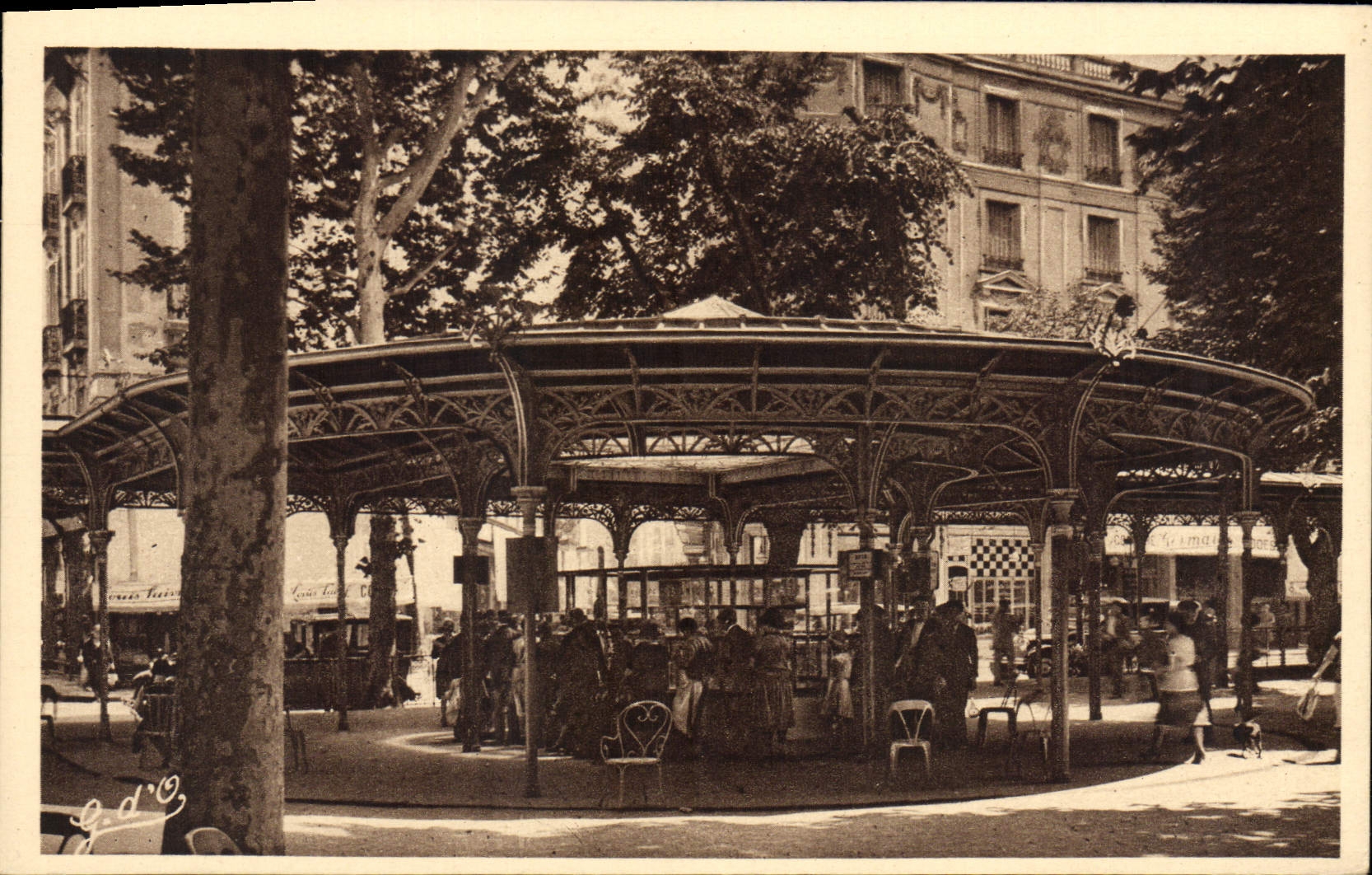 CPA Vichy Source Mesdames