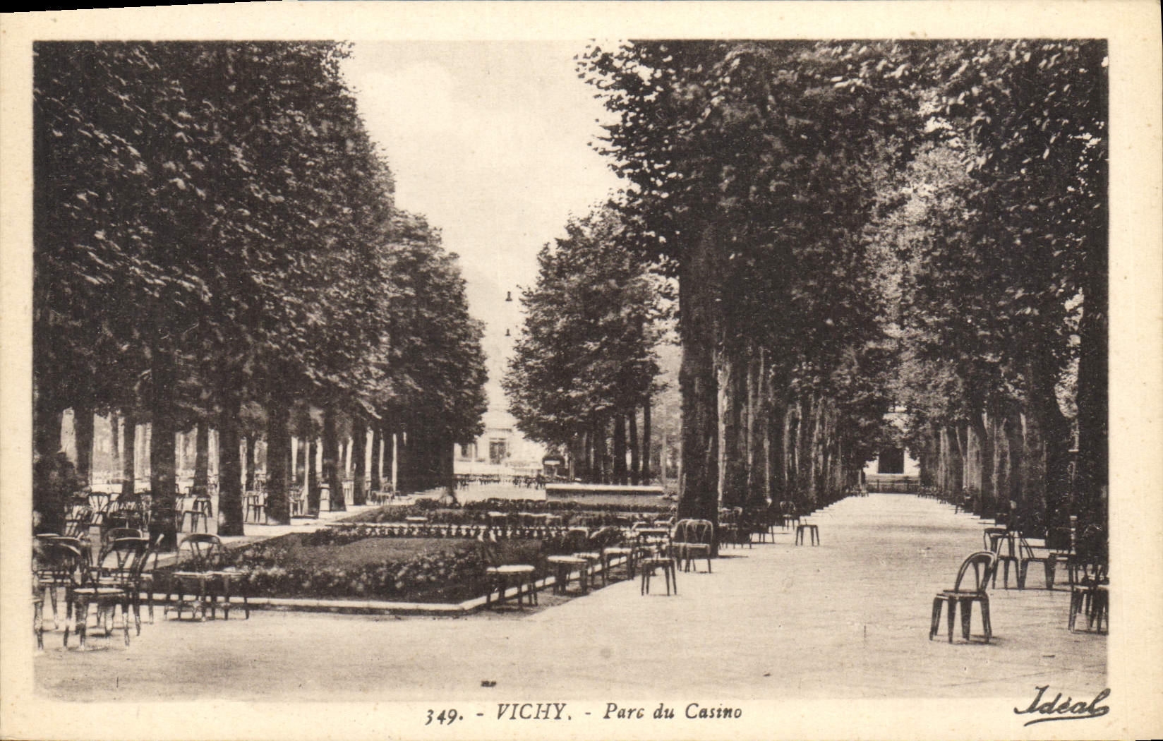 VINTAGE POSTCARD Vichy Park of Cassno