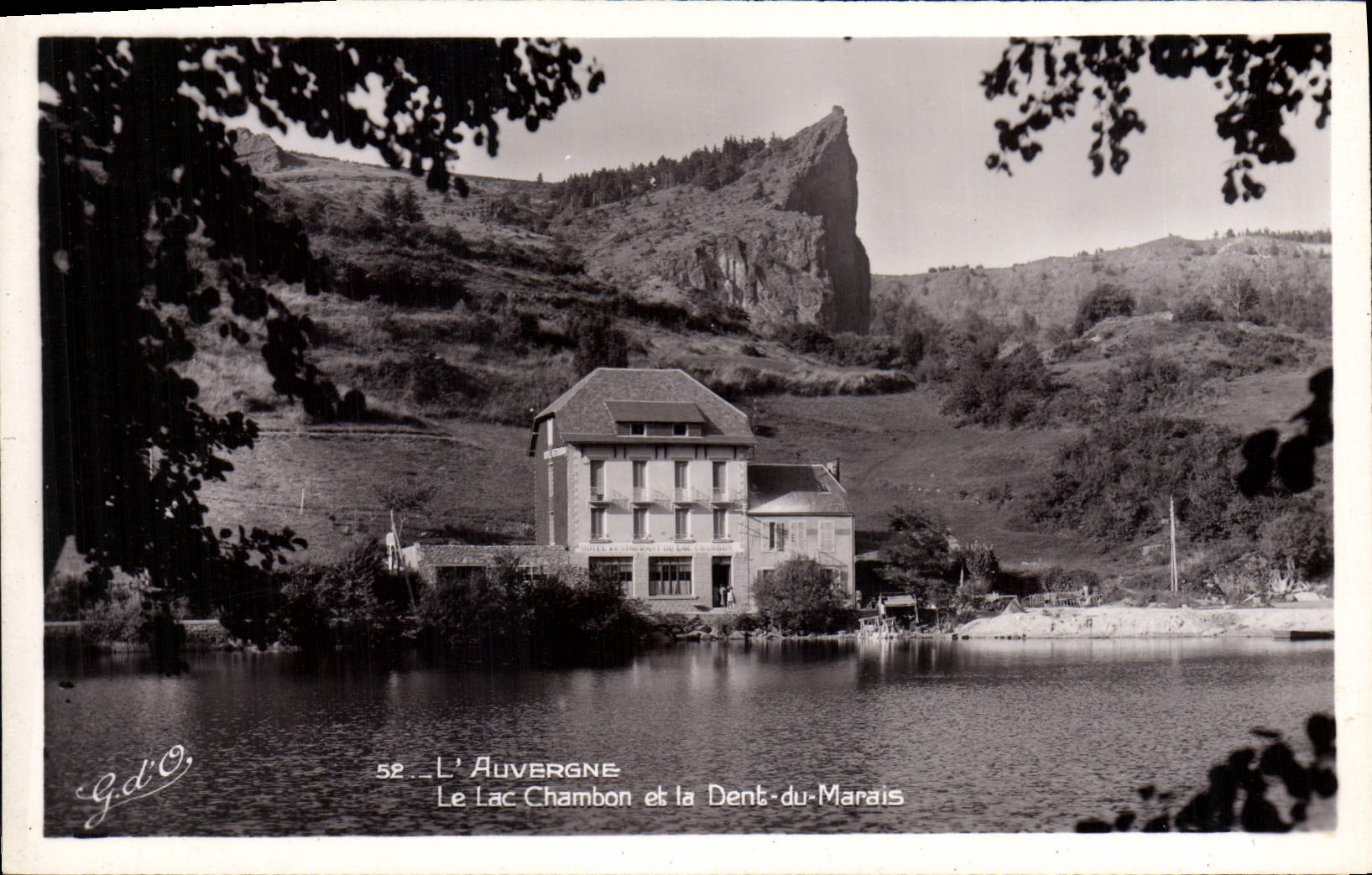 CPA L'Auvergne Le Lac Chambon et la Dent du Marais