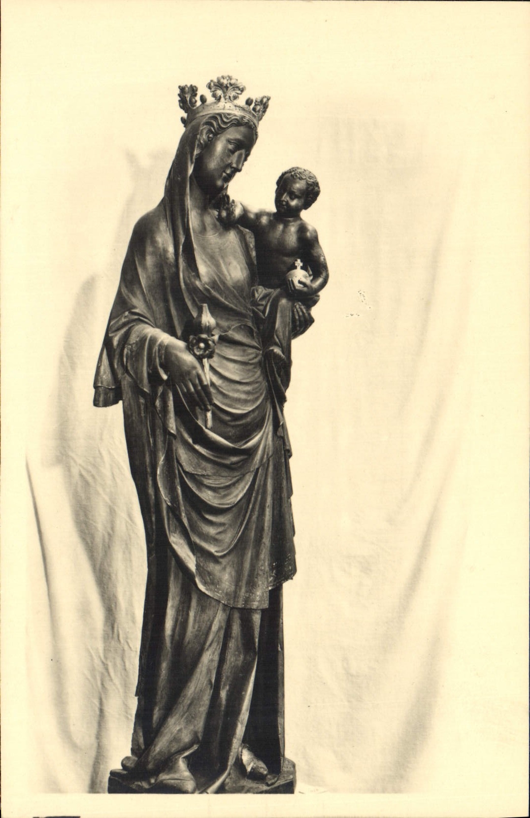 CPA La Vierge et l'Enfant Eglise de chatou