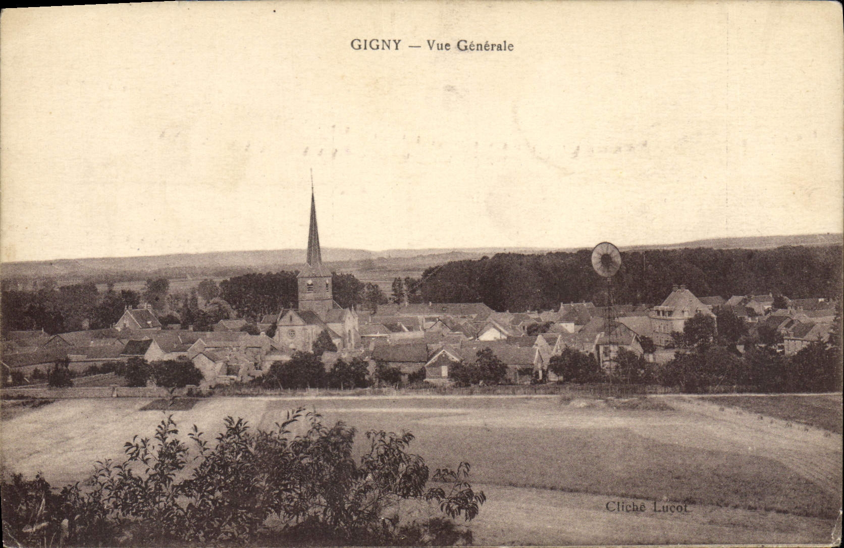 VINTAGE POSTCARD Gigny View