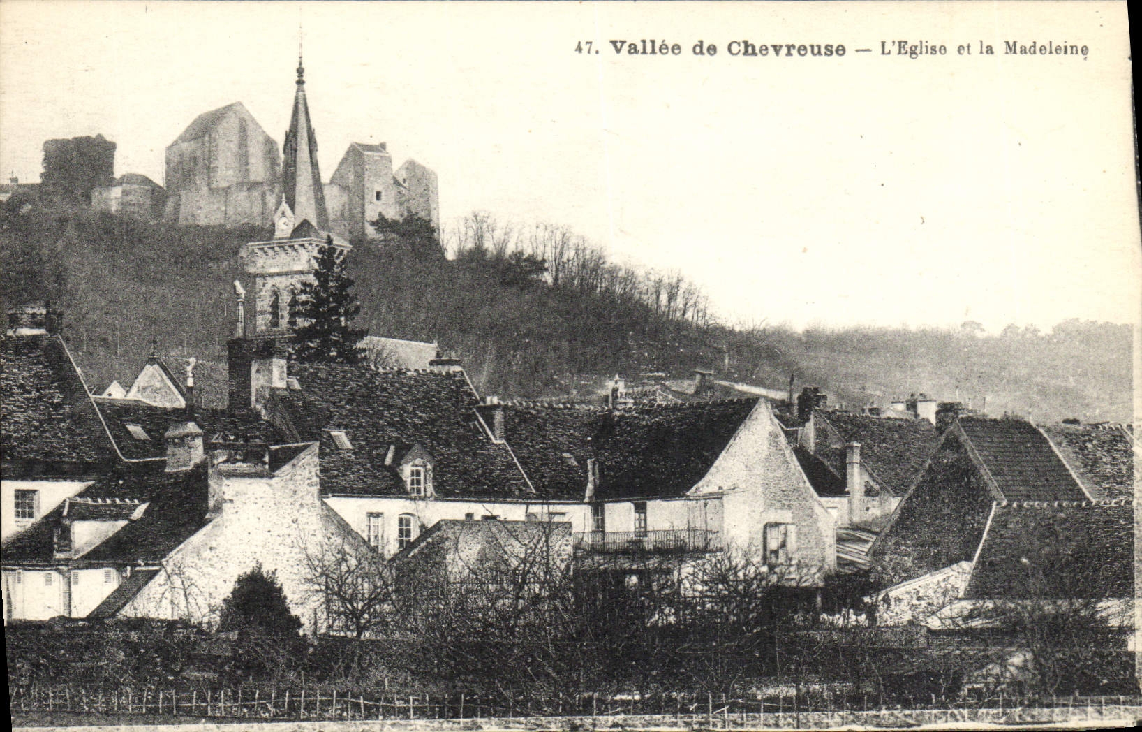 CPA Vallee De Chevreuse L'Eglise Et La Madeleine