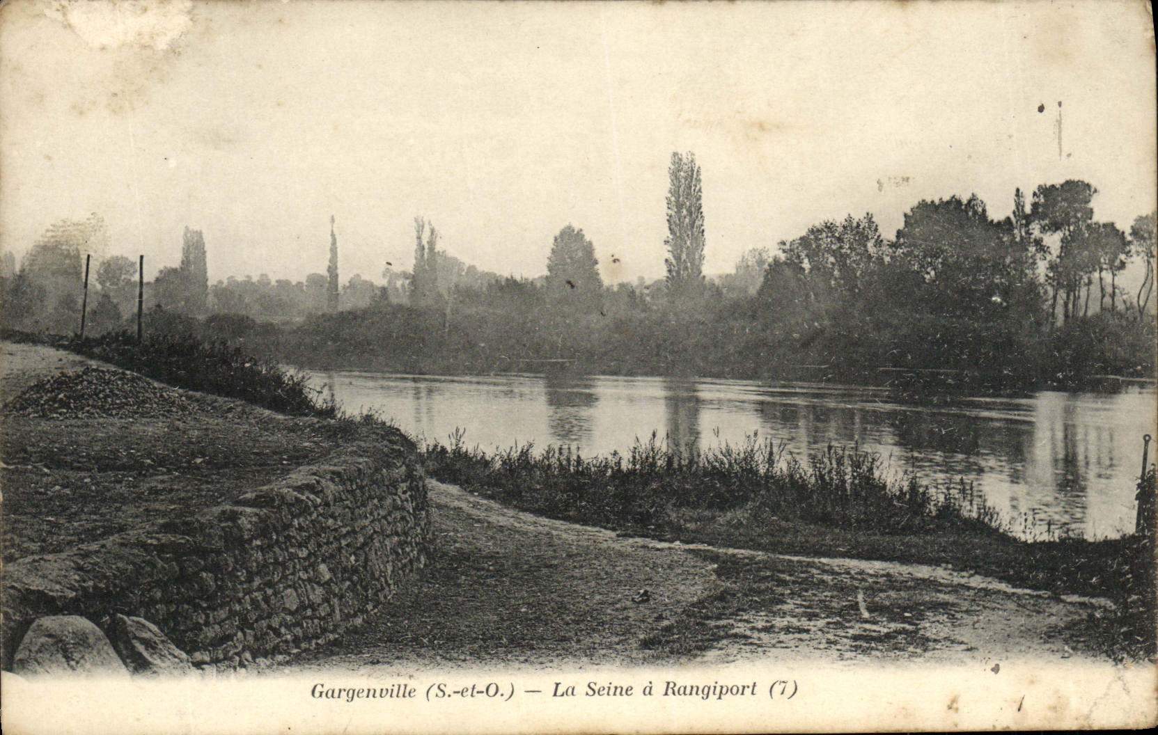 CPA Gargenville La Seine A Rangiport