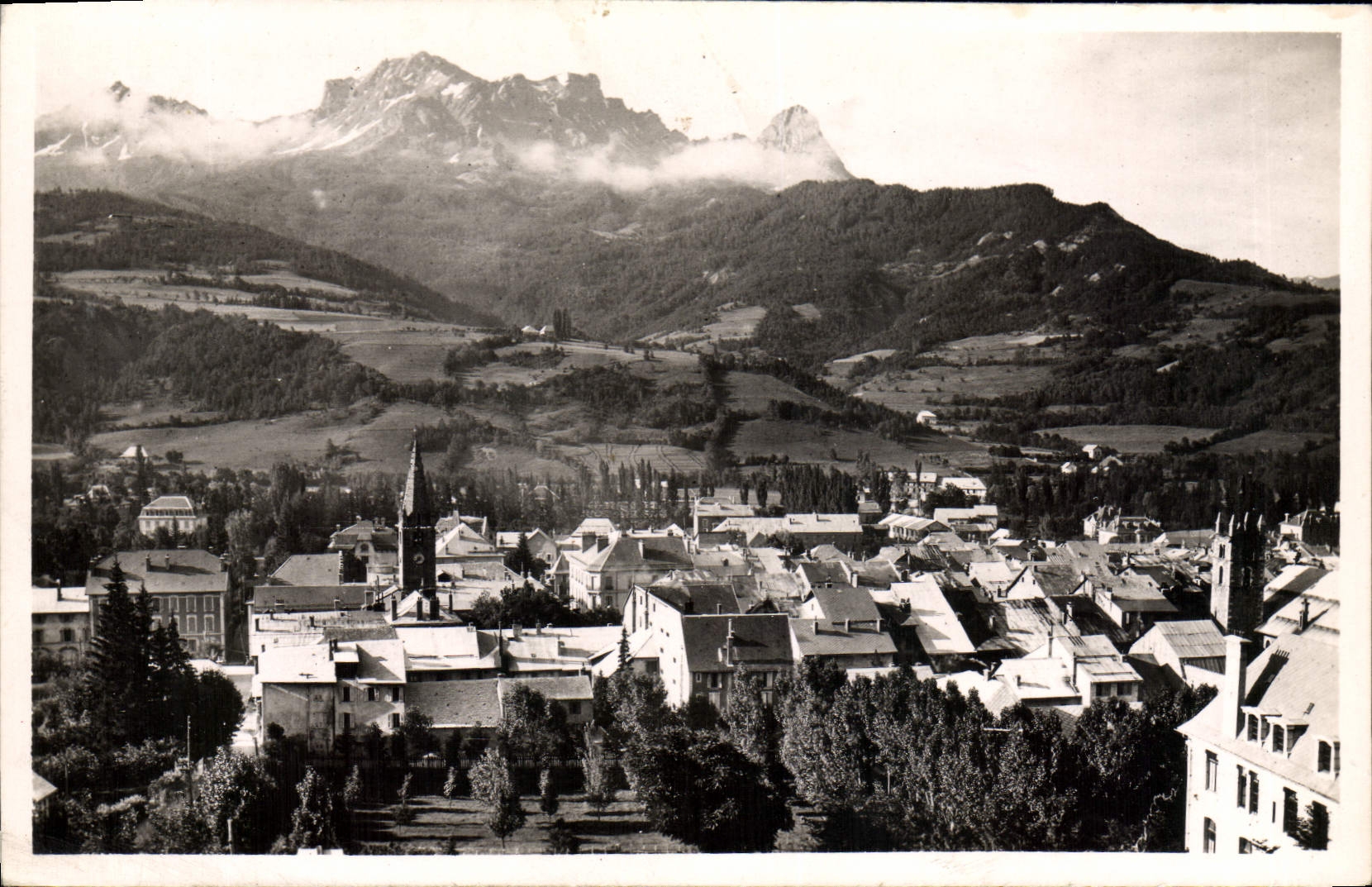 MODERN CARD Barcelonnette View And Hat Of the Gendarme