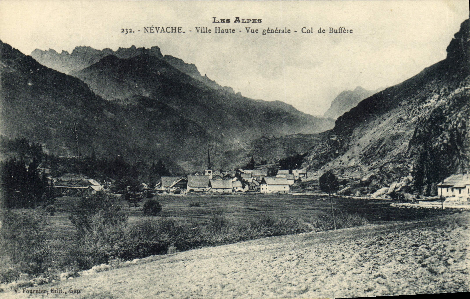 CPA Les Alpes Nevache Ville Haute Vue Generale Col De Buffere