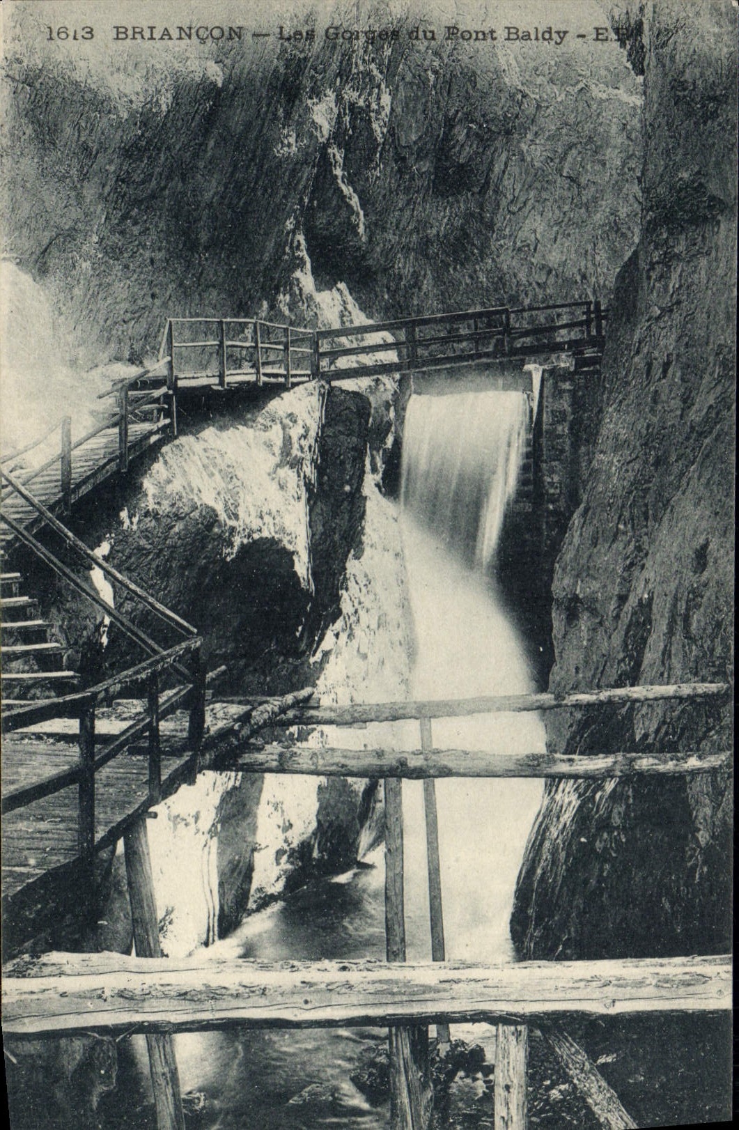 Catarata de Briançon de la POSTAL de la VENDIMIA del puente de Baldy
