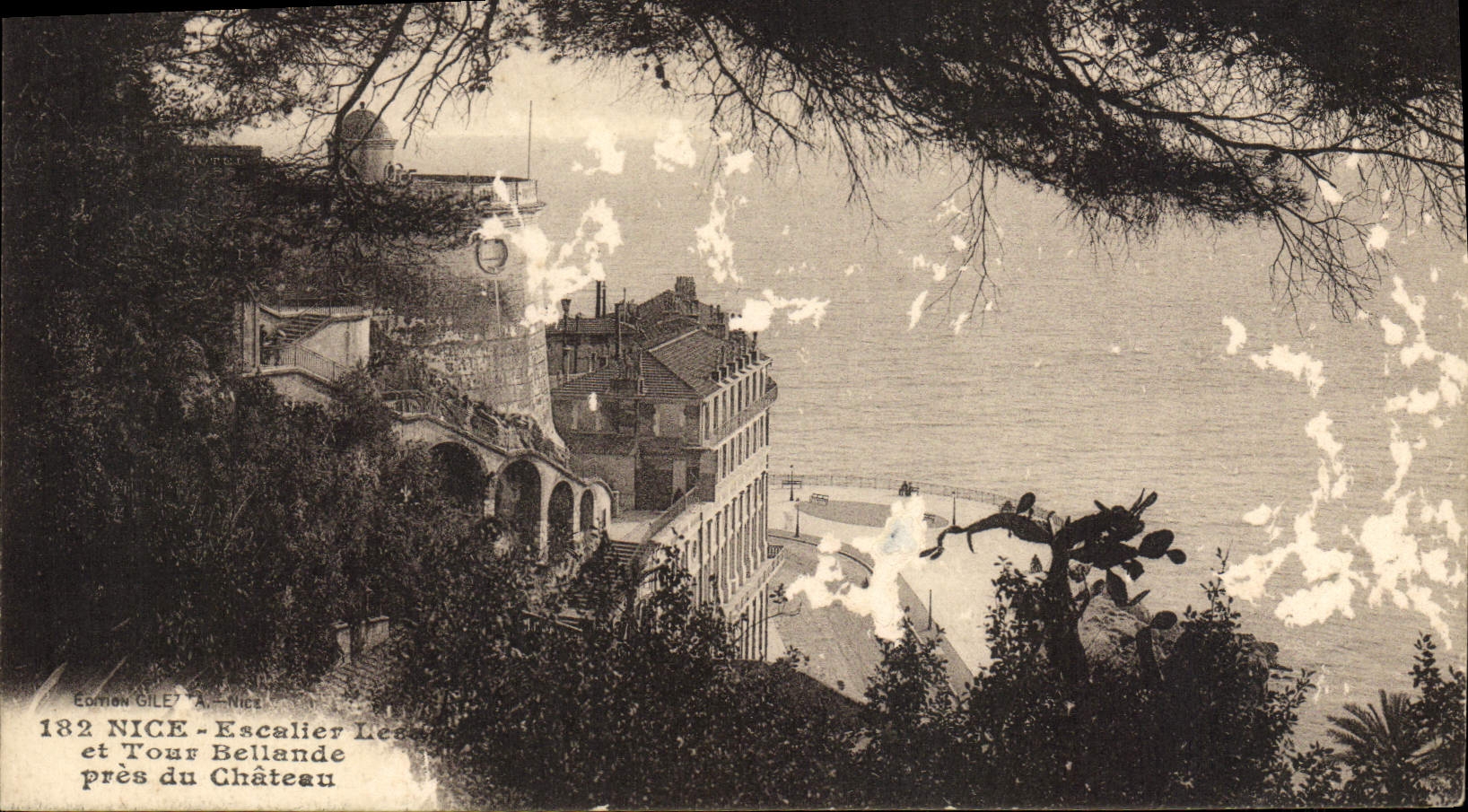 Escalera de la POSTAL de la VENDIMIA Niza y vuelta de Bellande cerca del castillo