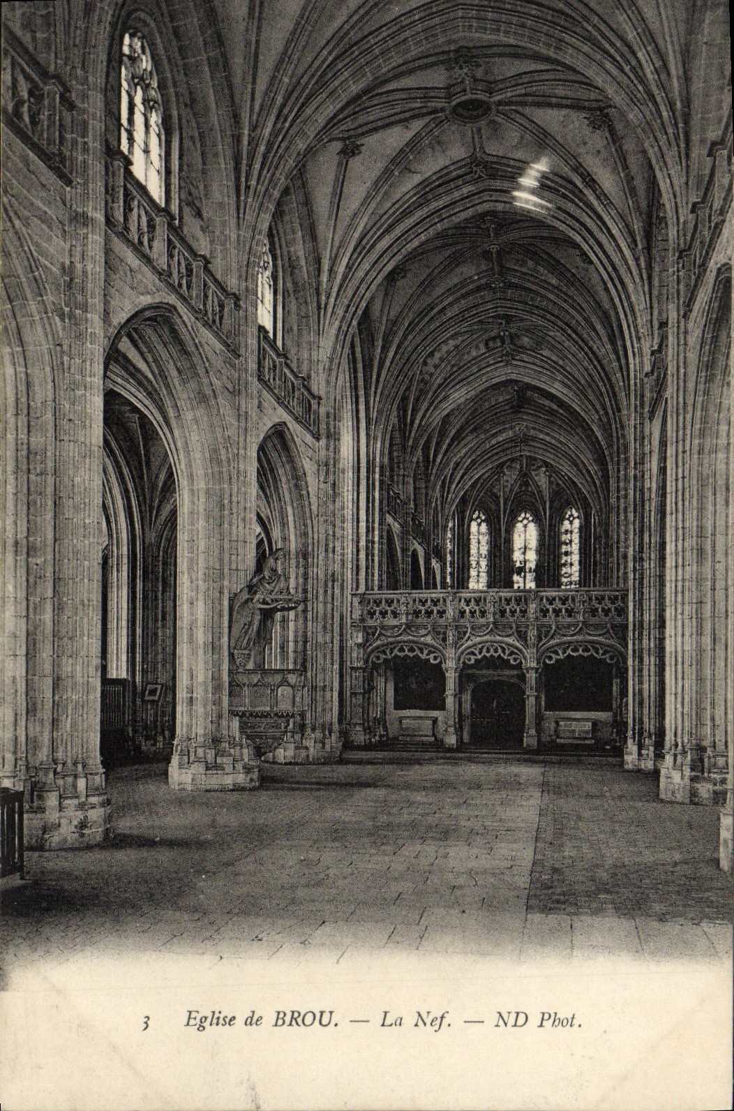 CPA Bourg Eglise de Brou La nef