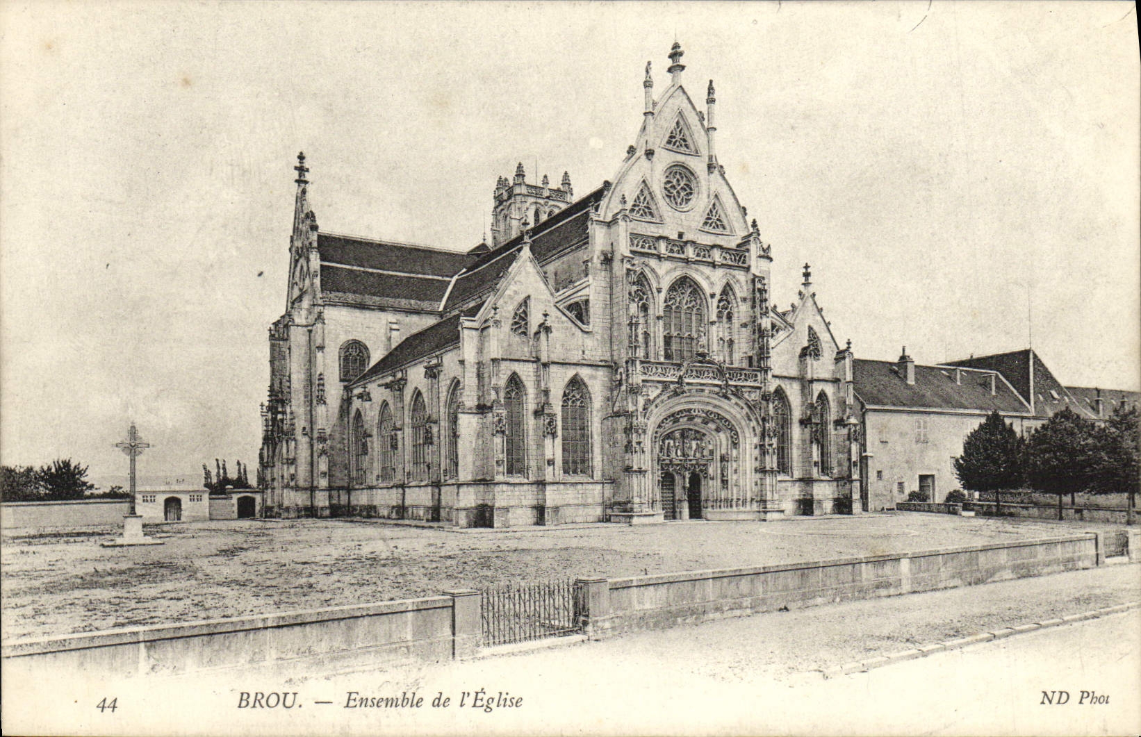 VINTAGE POSTCARD Borough Church of Husks Together of the church