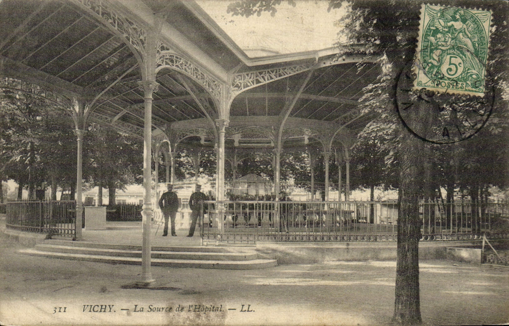 CPA Vichy La source de l'hopital