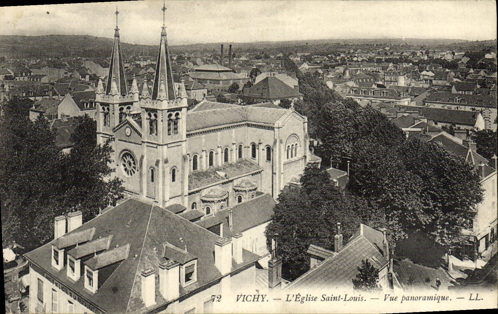 CPA Vichy L'eglise Saint Louis Vue panoramique