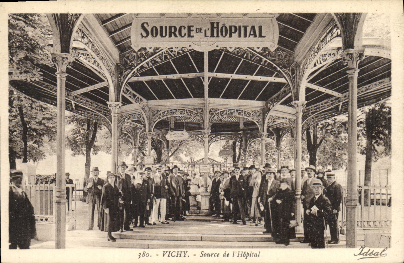CPA Vichy Source de L'Hopital