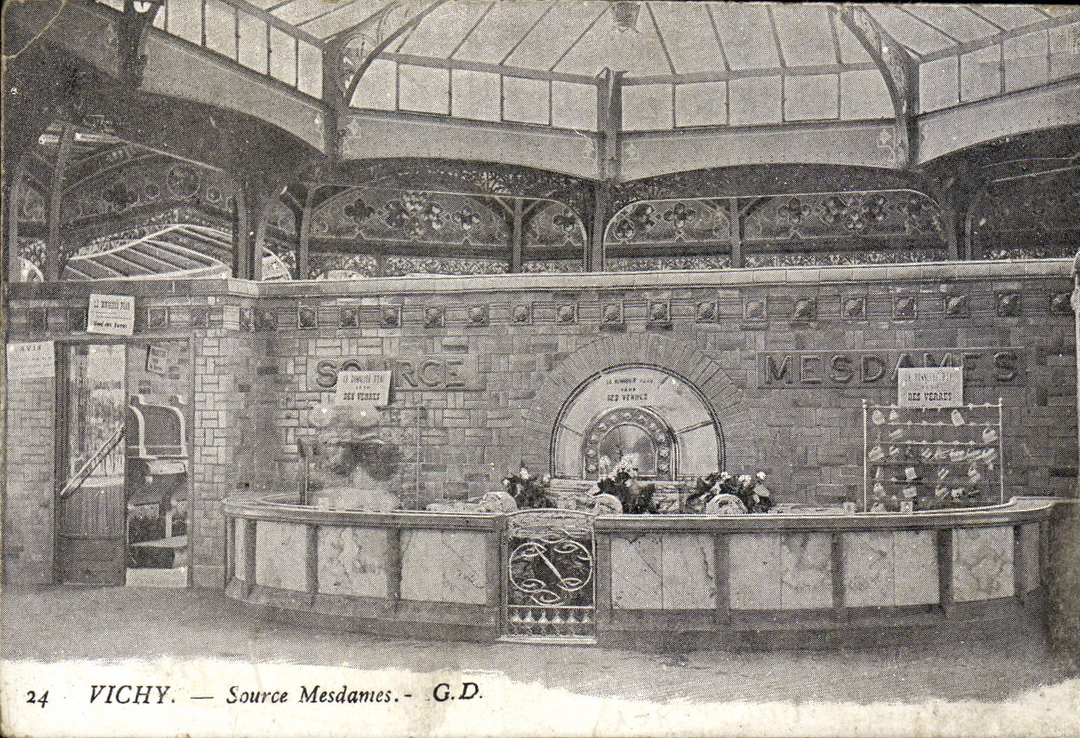 CPA Vichy Source Mesdames 