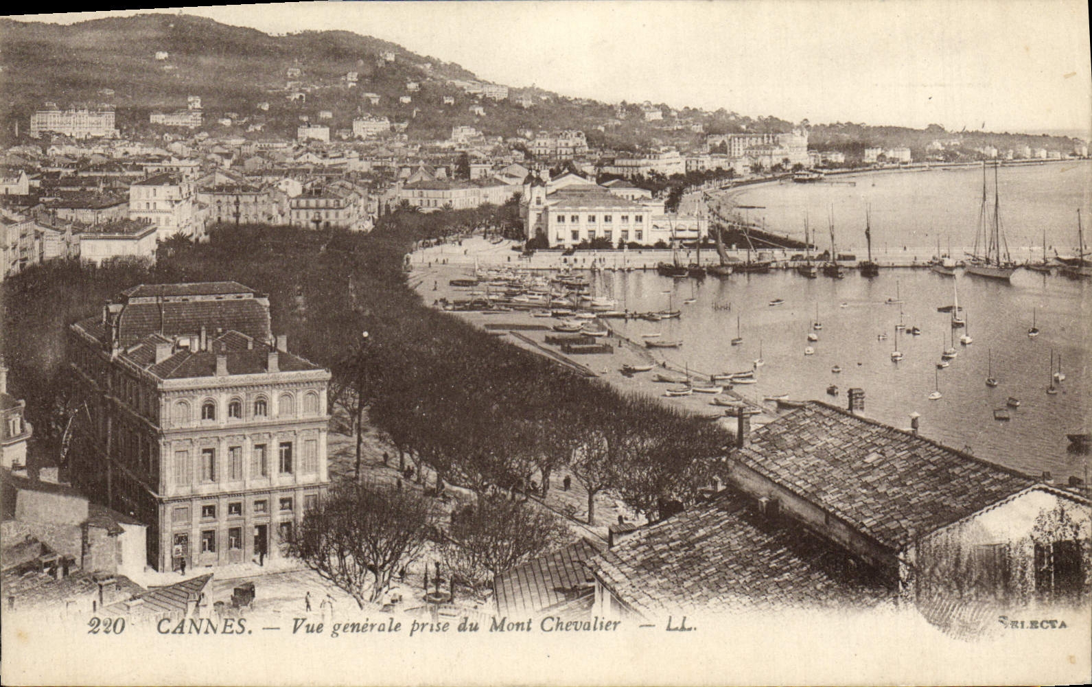 CPA Cannes Vue Generale Prise Du Mont Chevalier
