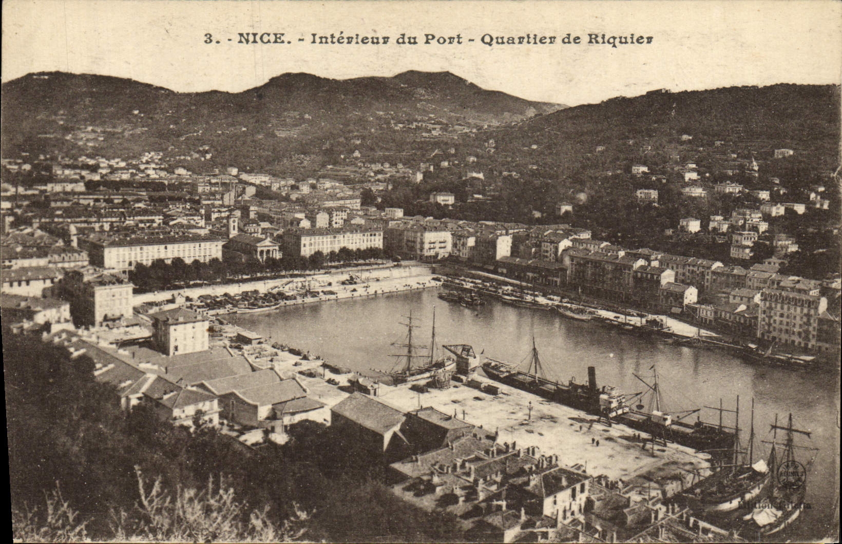 Niza interior de la POSTAL de la VENDIMIA del District portuario De Riquier