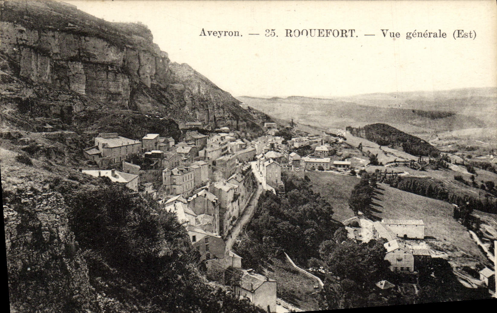 VINTAGE POSTCARD Roquefort View