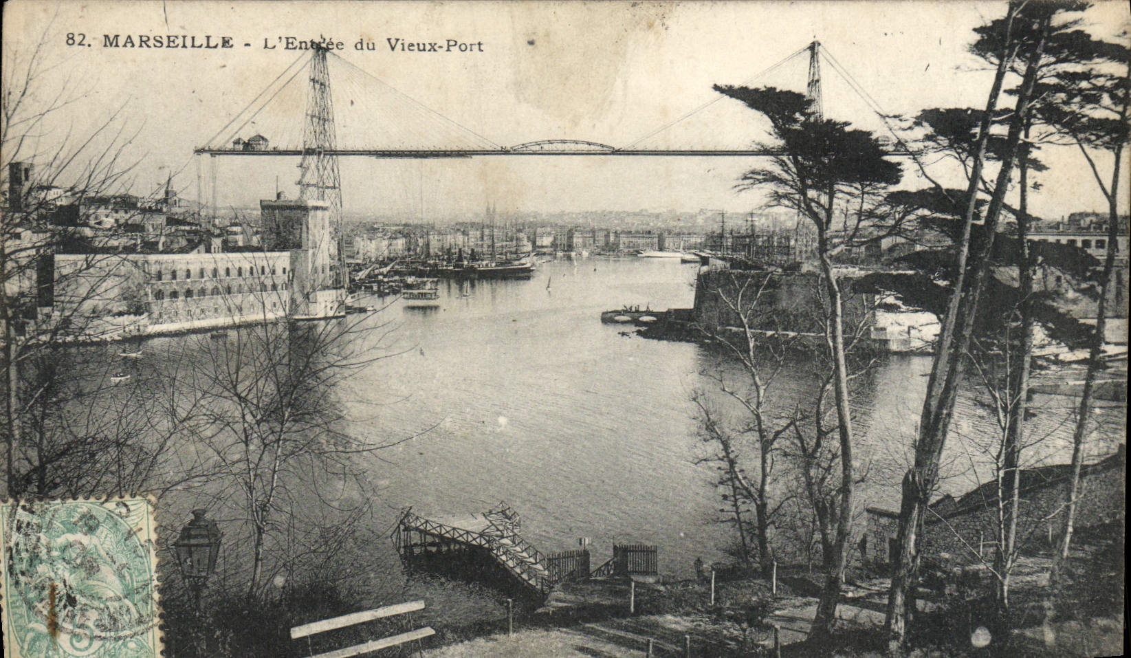 CPA Marseille L'Entree Du Vieux Port