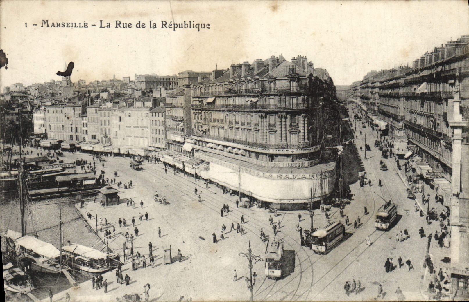 CPA Marseille La Rue De La Republique