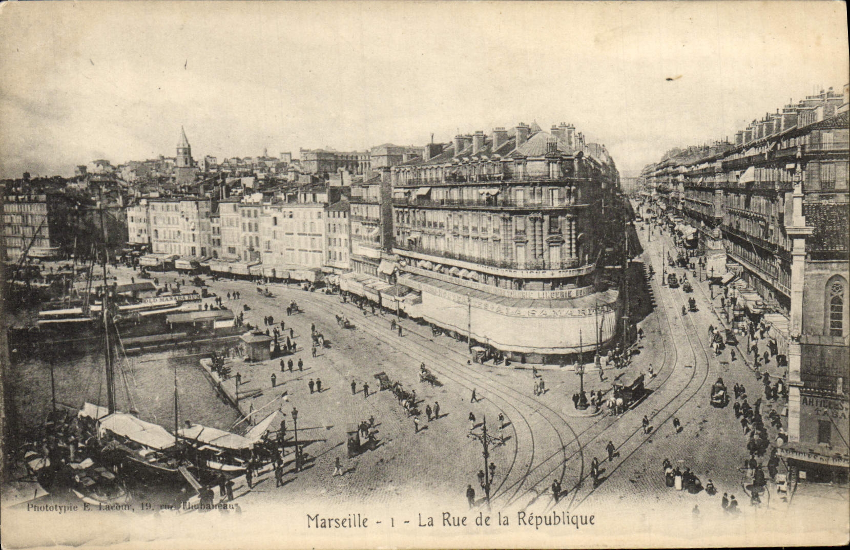 CPA Marseille La Rue De La Republique