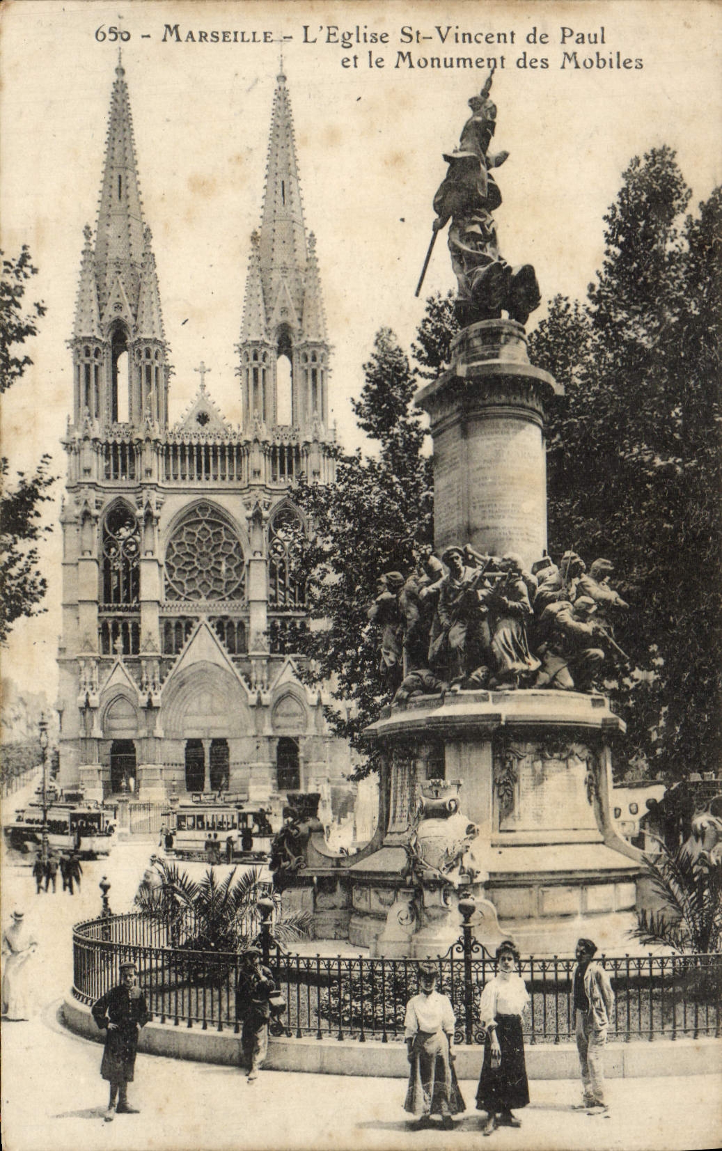 CPA Marseille L'Eglise St Vincent De Paul Et LeMonument Des Mobiles