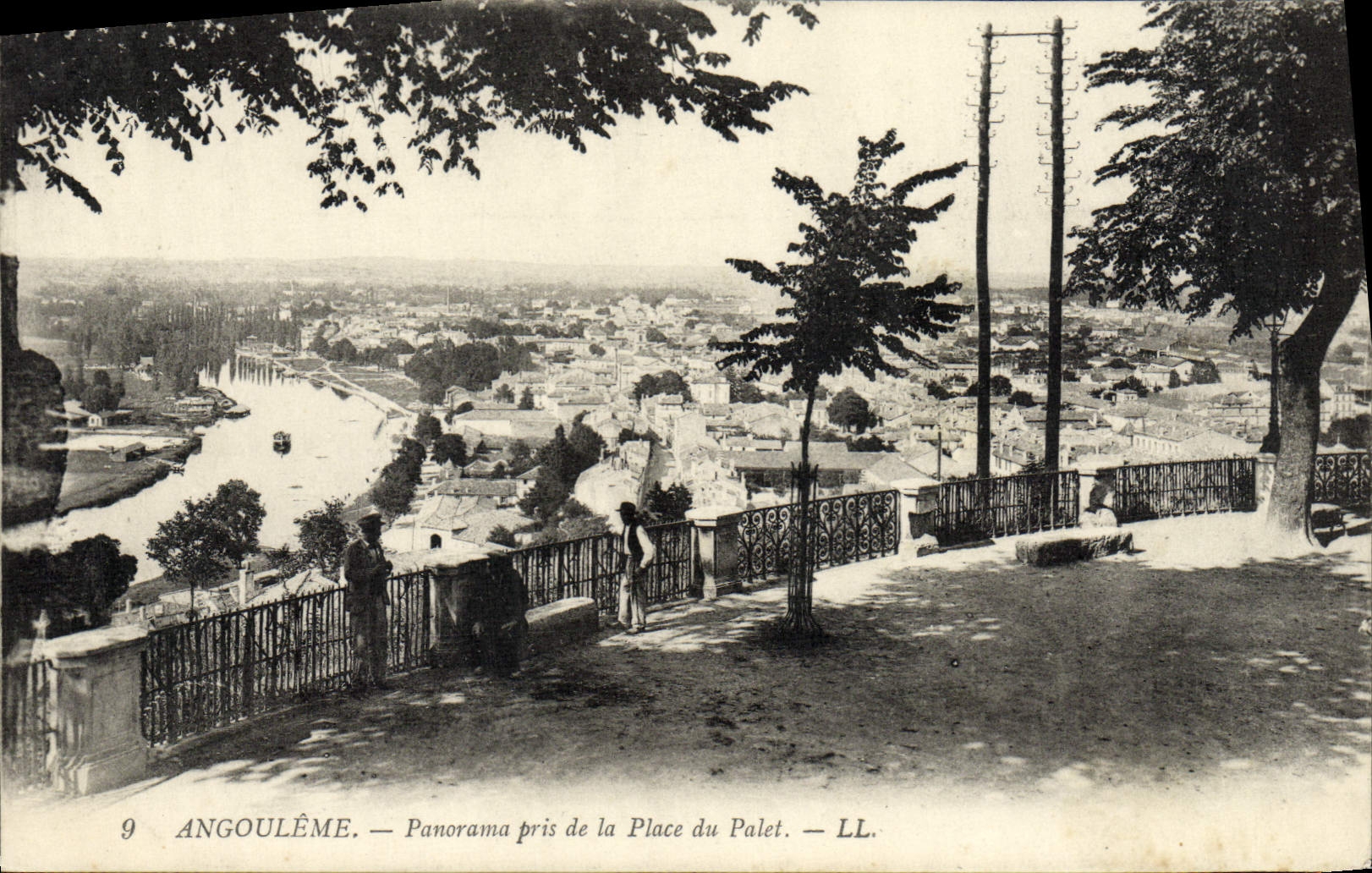 VINTAGE POSTCARD Angouleme Panorama Taken Of the Place Of the Metal disc