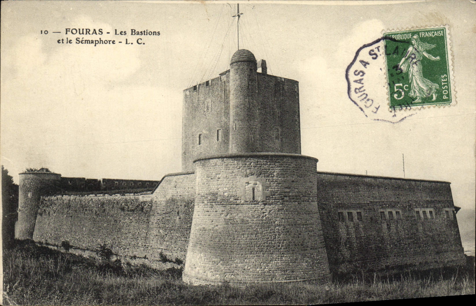 CPA Fouras Les Bastions Et Le Semaphore
