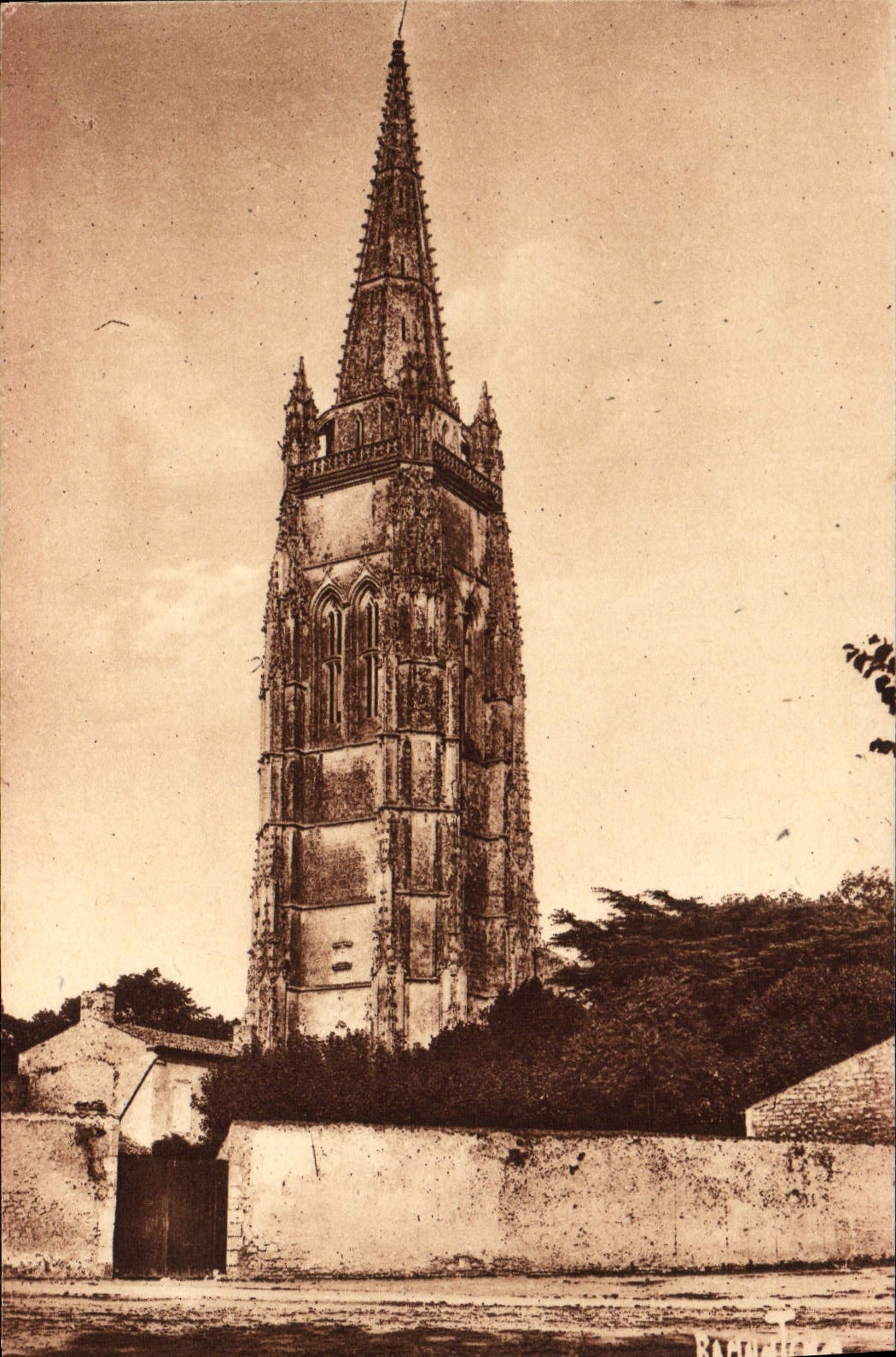 VINTAGE POSTCARD Bell-tower Of Marenne oyster