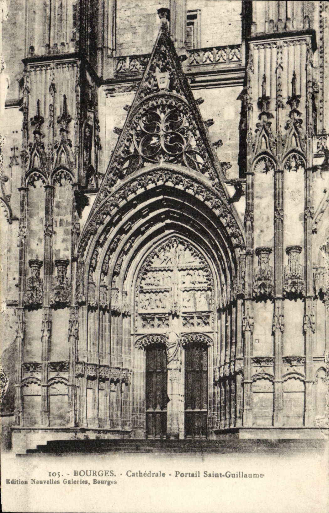 Puerta santa Guillermo de la catedral de Bourges de la POSTAL de la VENDIMIA