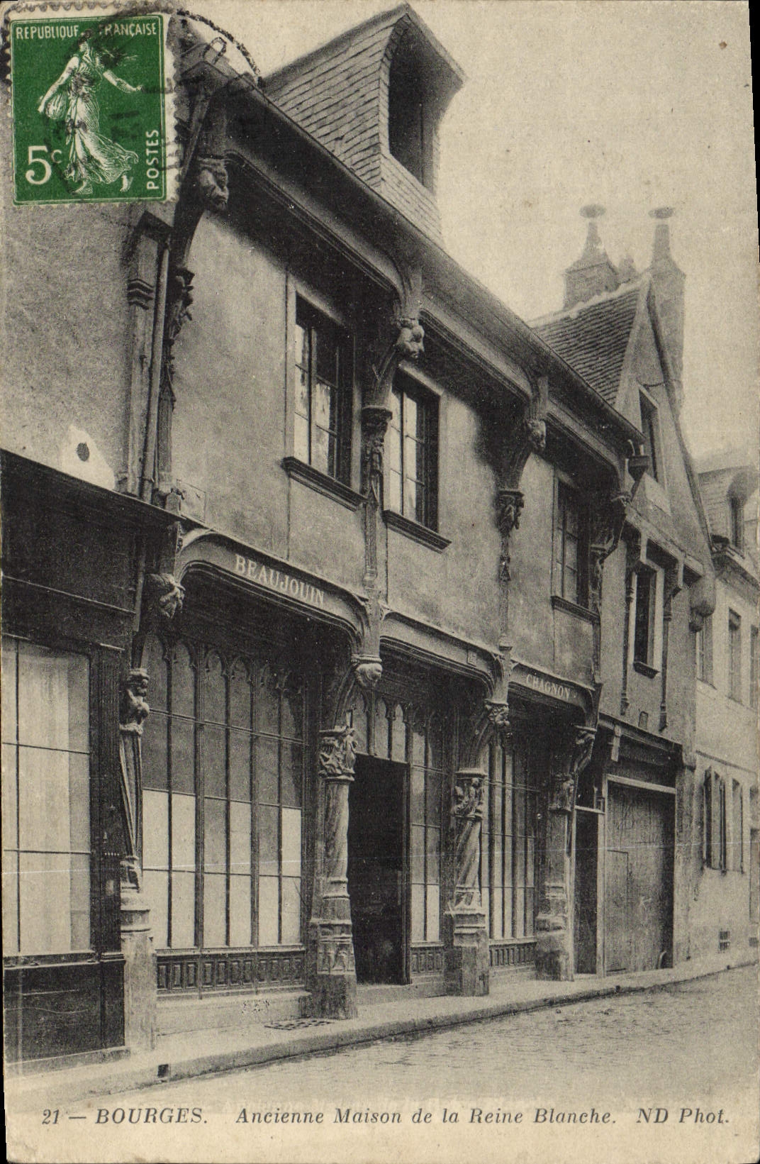 Casa vieja de Bourges de la POSTAL de la VENDIMIA de la reina blanca