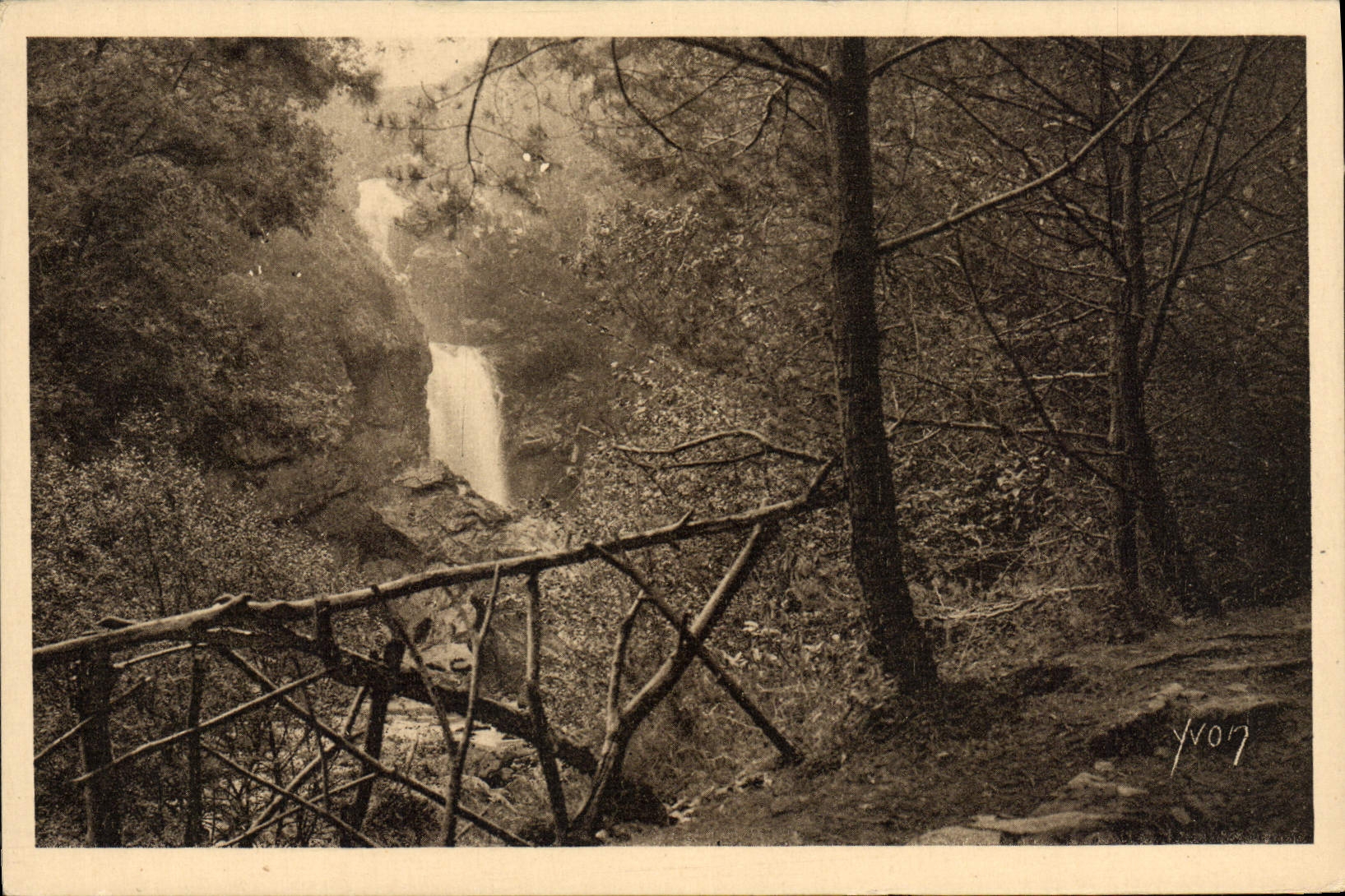 CPA La Region Du Limousin La Cascade de Gimel