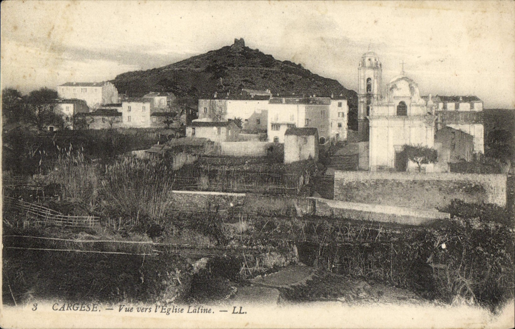 VINTAGE POSTCARD Cargese Seen towards I' Eglise Lafine