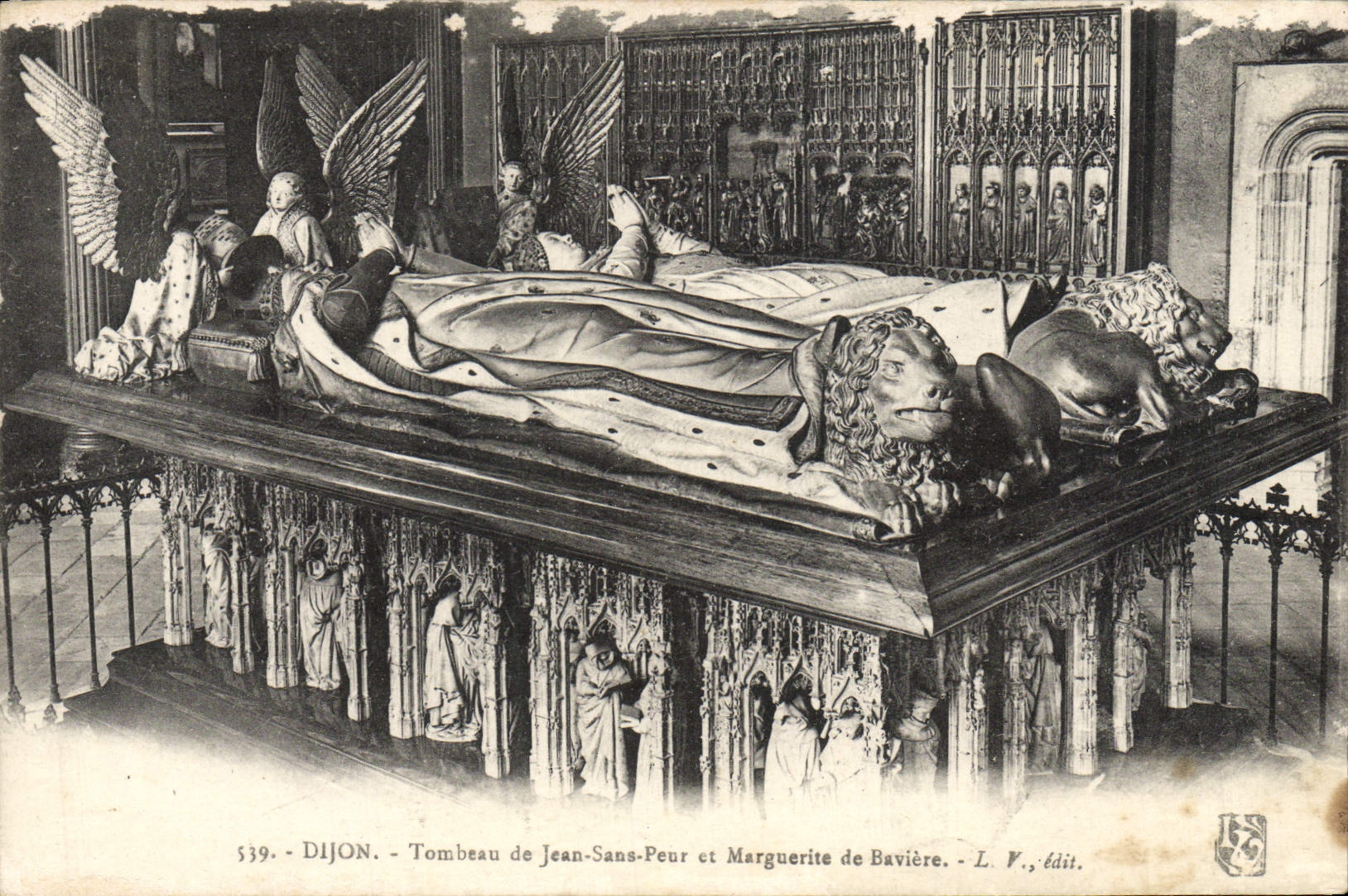 CPA Dijon Tombeau de Jean Sans Peur et Marguerite de Baviere