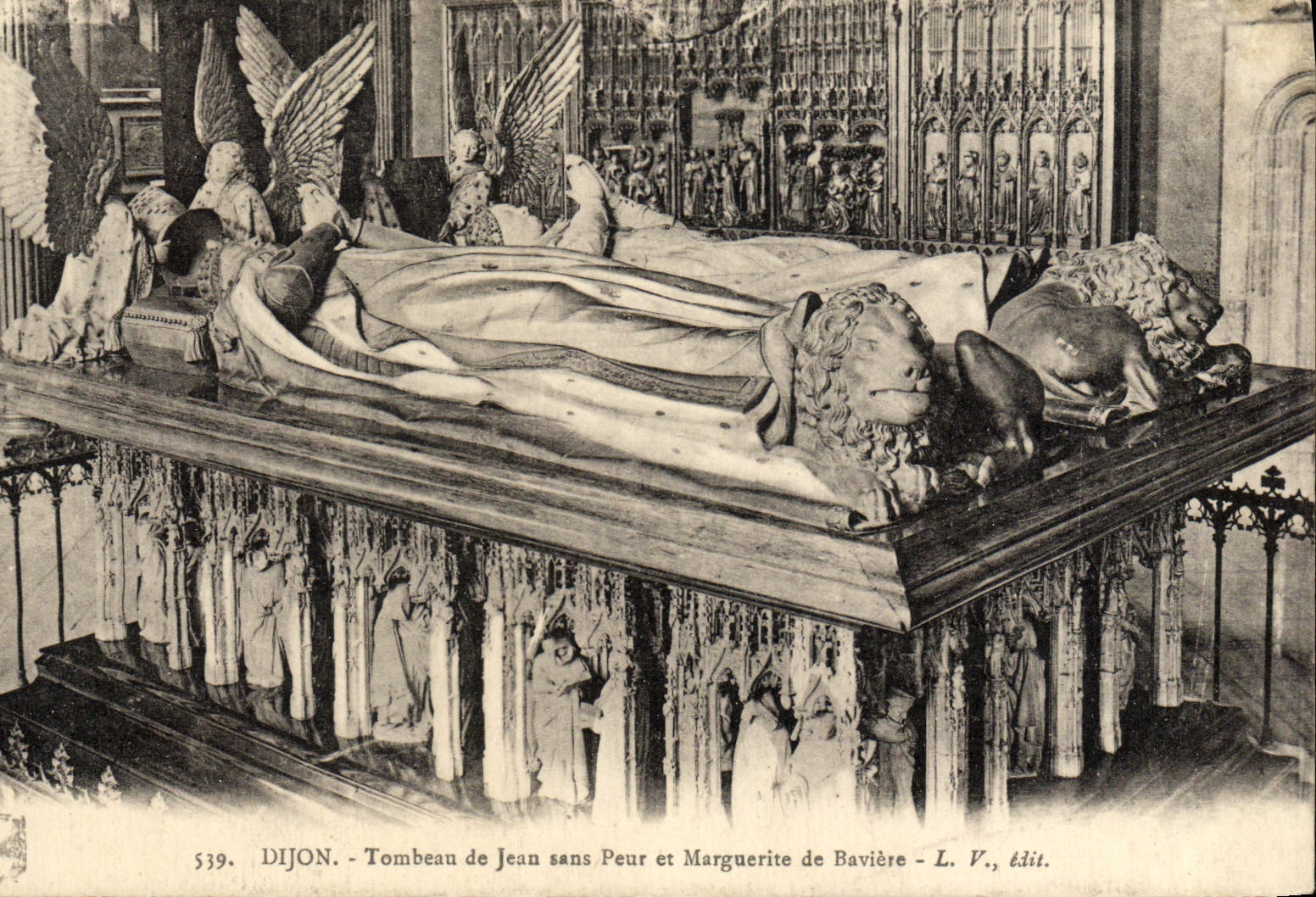 CPA Dijon Tombeau de Jean Sans Peur et Marguerite de Baviere