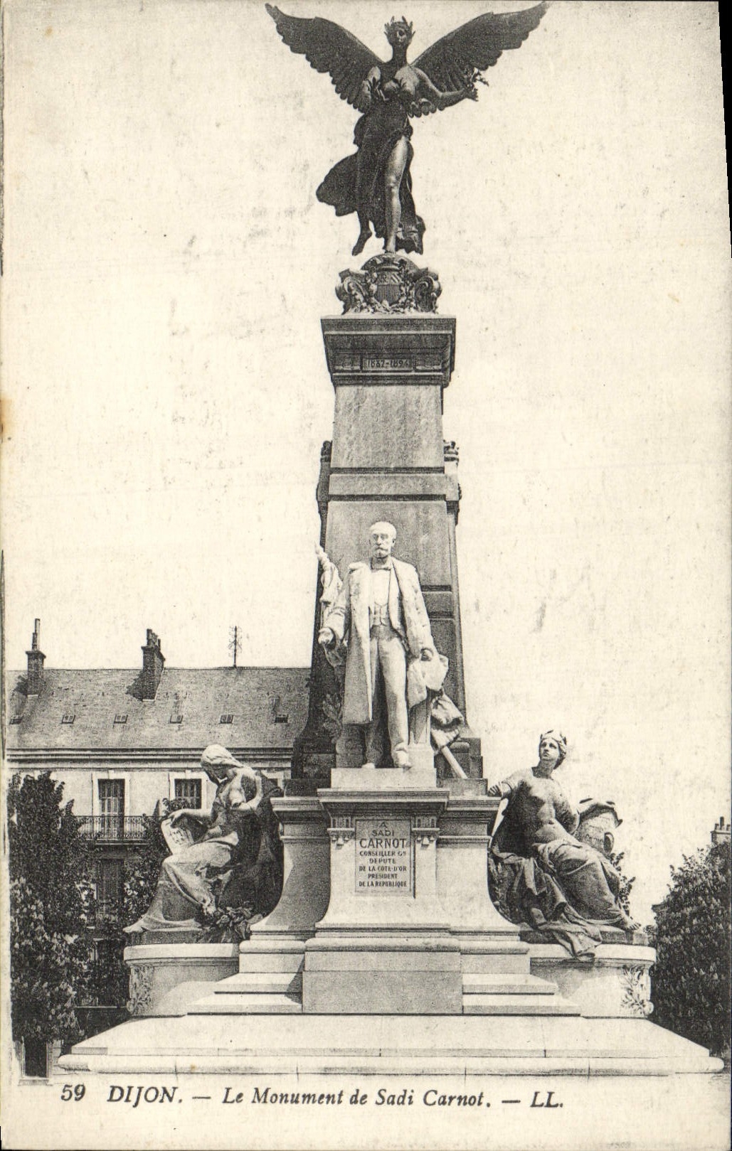 CPA Dijon Le Monument de Sadi Carnot