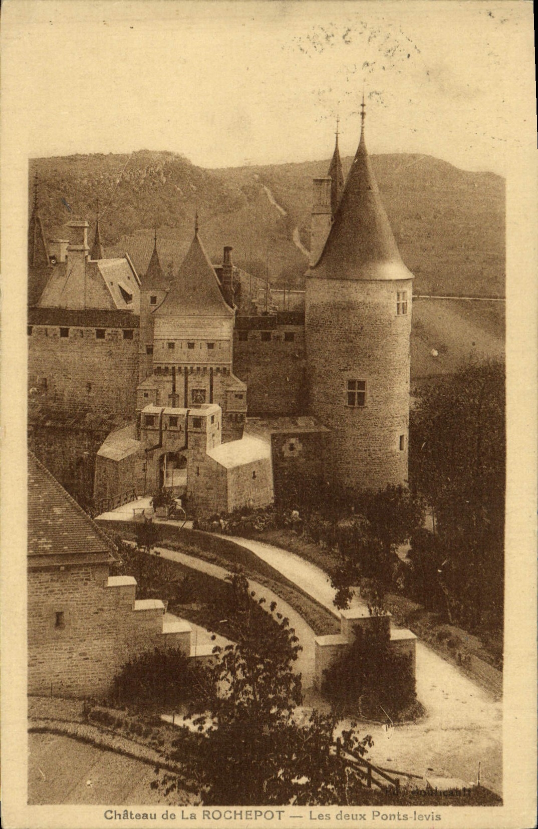 CPA Chateau de La Rochepot Les deux ponts levis